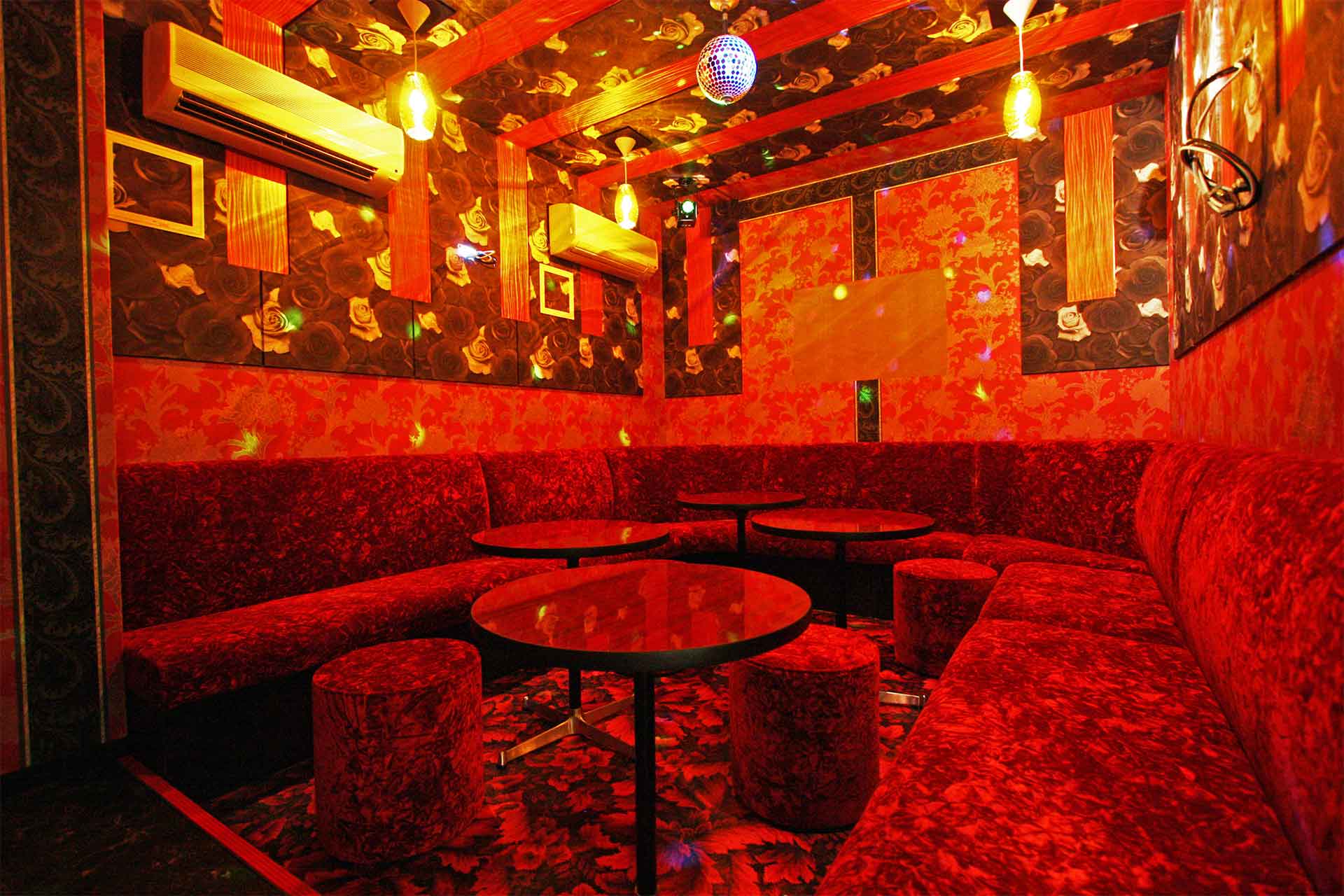 ラウンジルーム