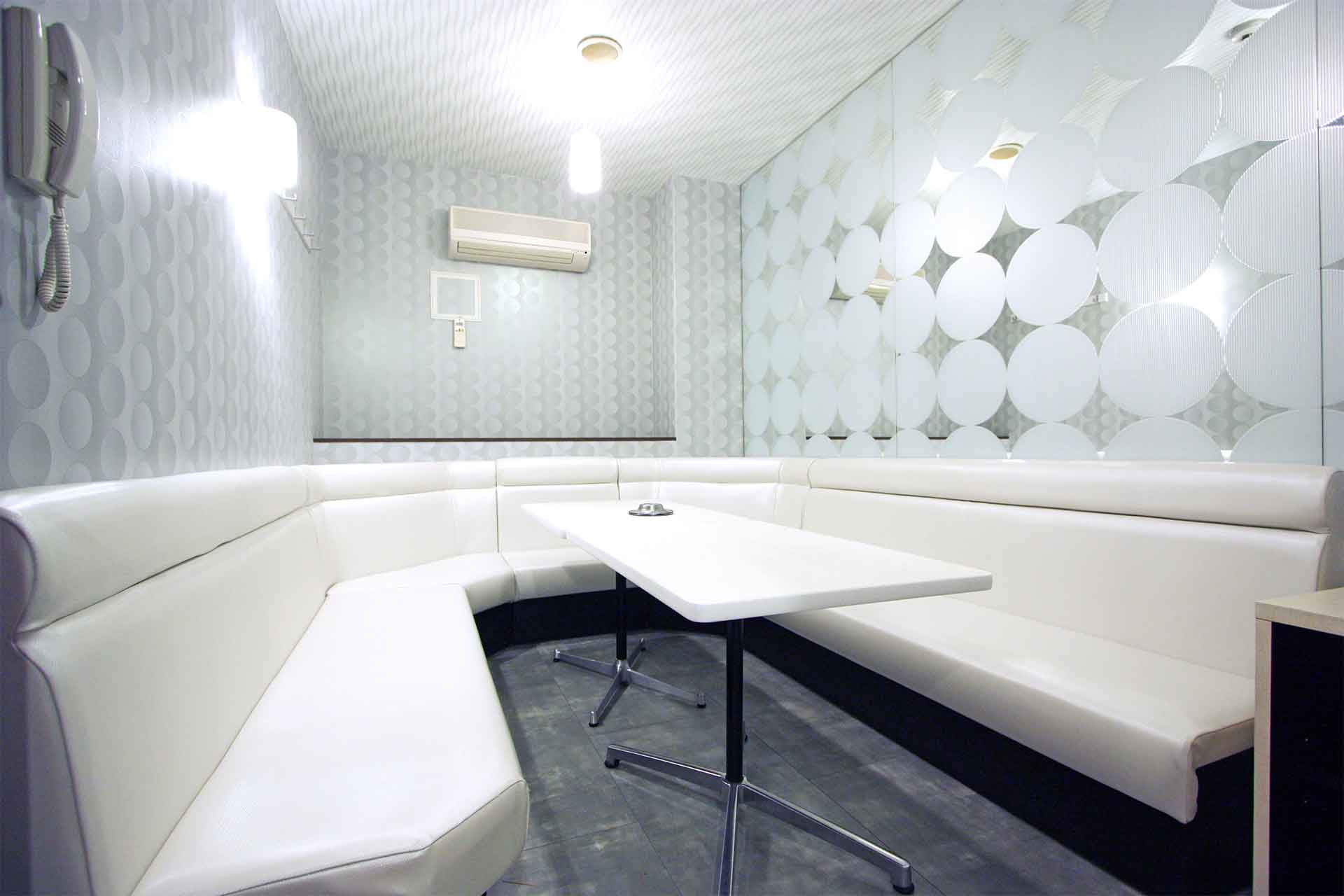 シャイニールーム