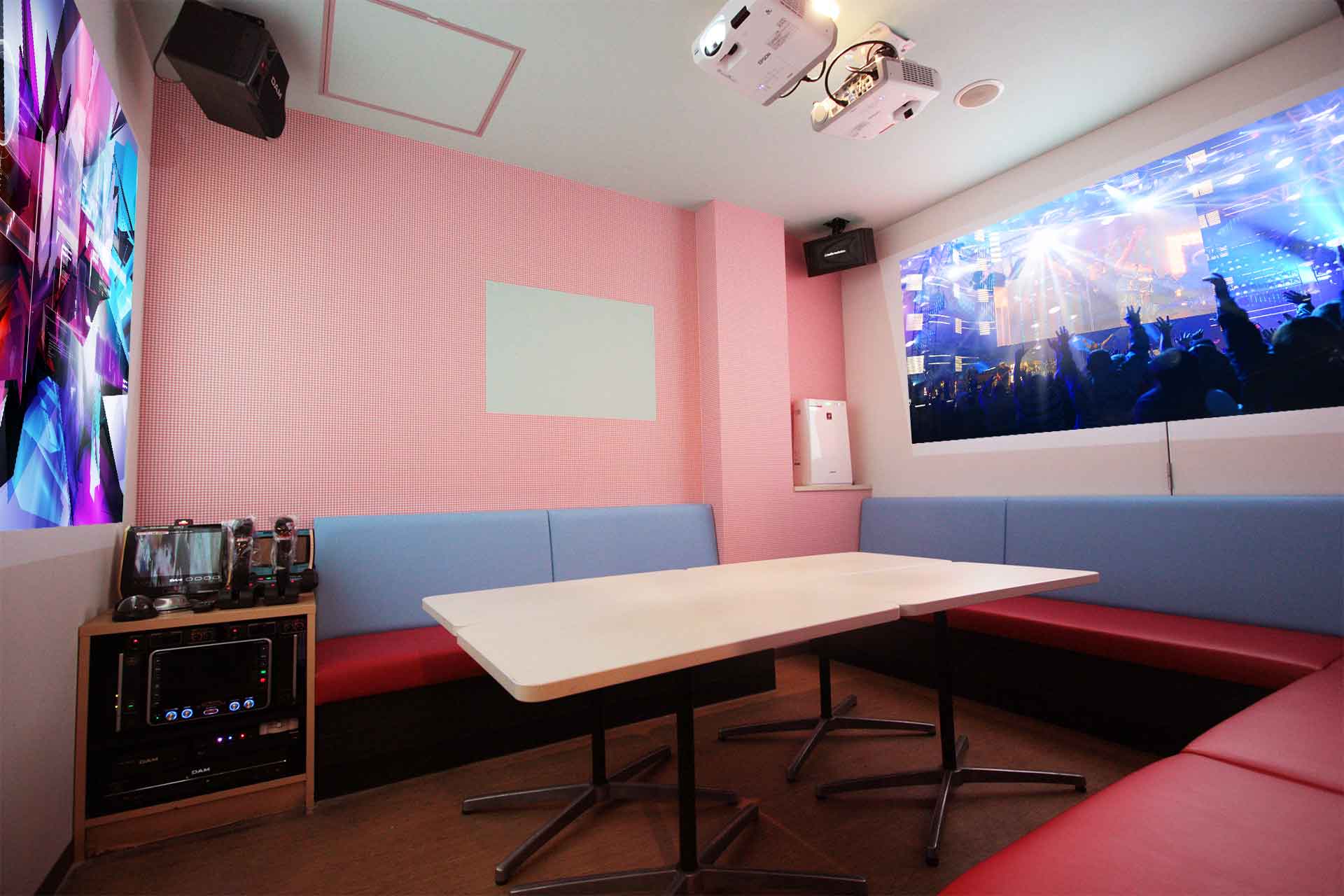 プロジェクタールーム（Blu-ray/DVD設置）