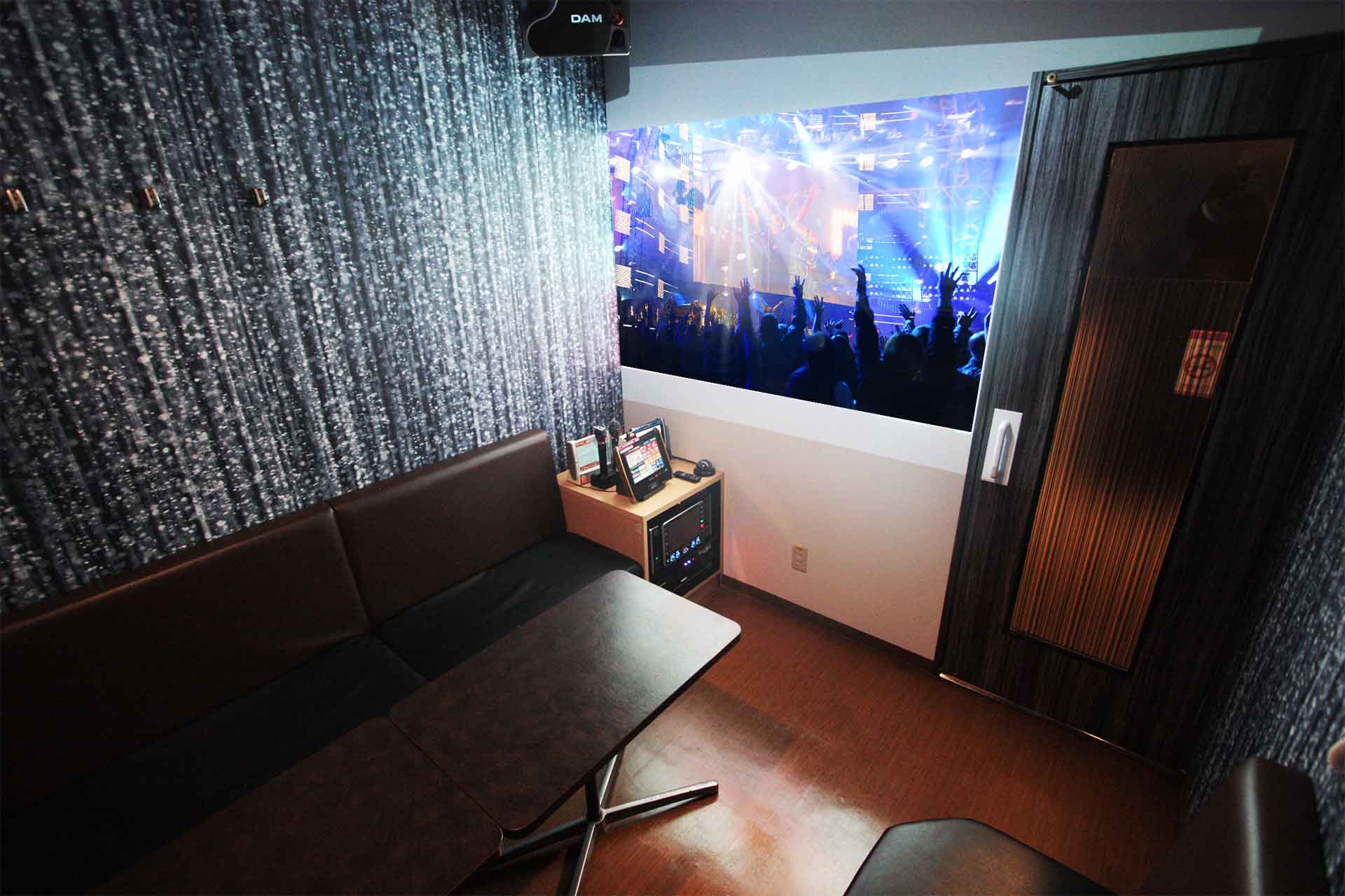 プロジェクタールーム（Blu-ray/DVD設置）