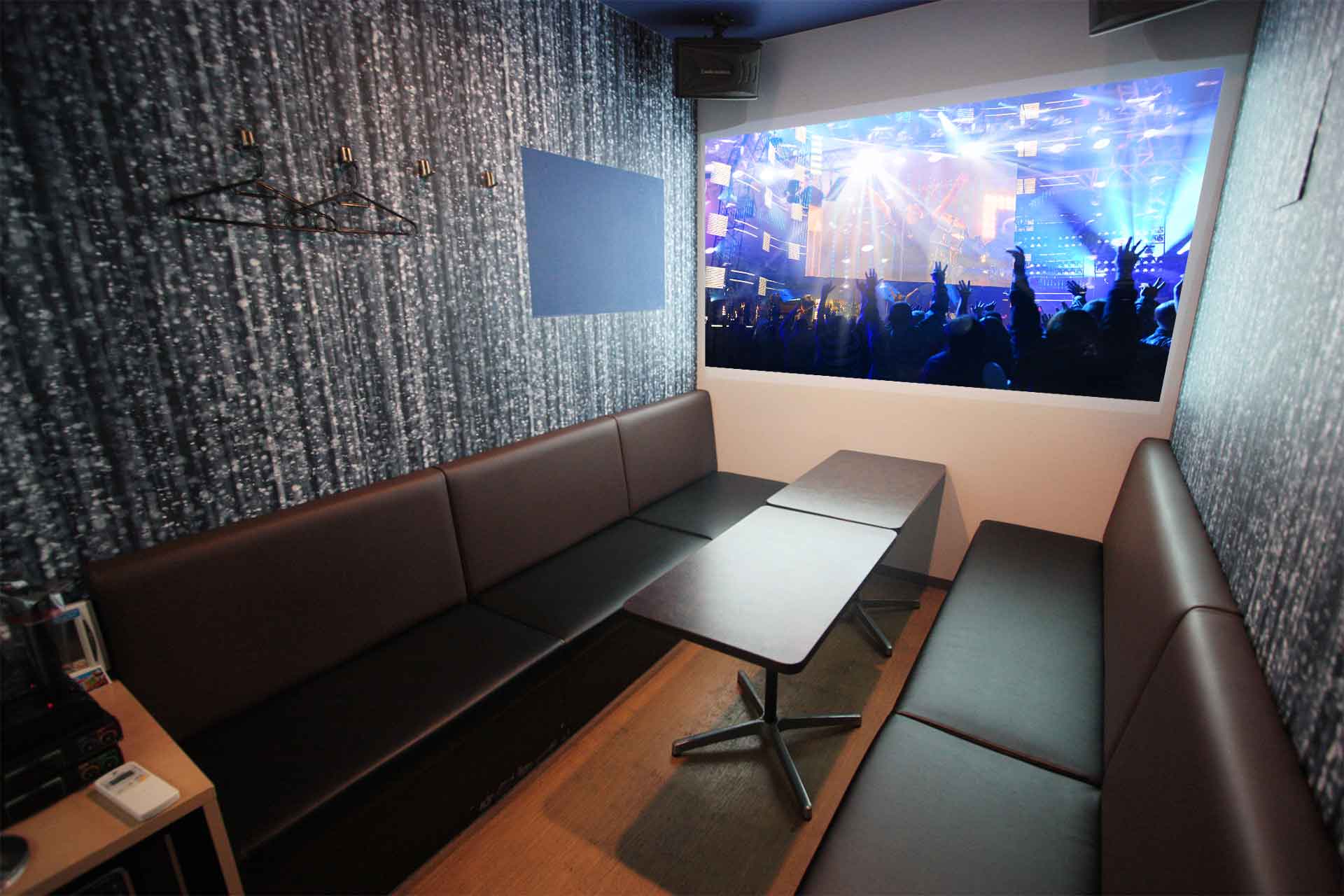 プロジェクタールーム（Blu-ray/DVD設置）