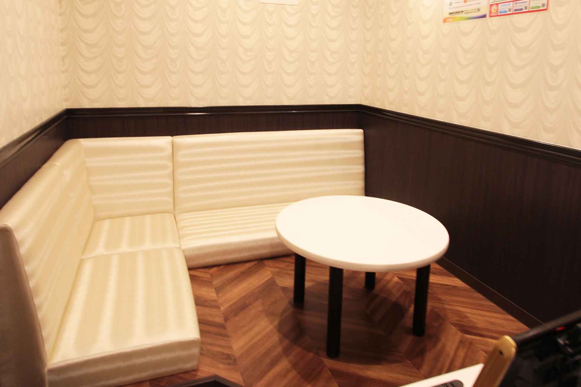 ローソファールーム（Blu-ray/DVD設置）