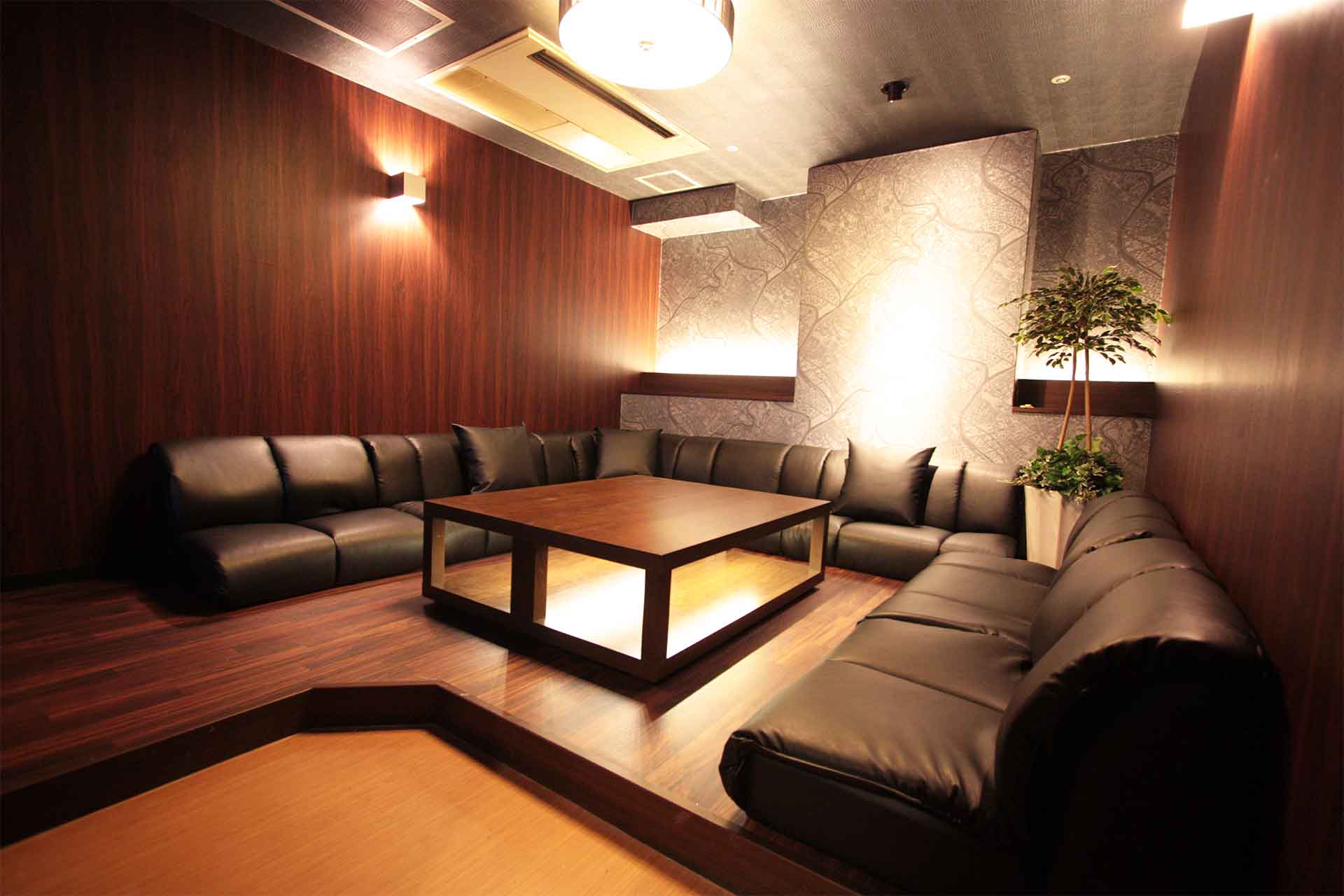 ローソファールーム（Blu-ray/DVD設置）