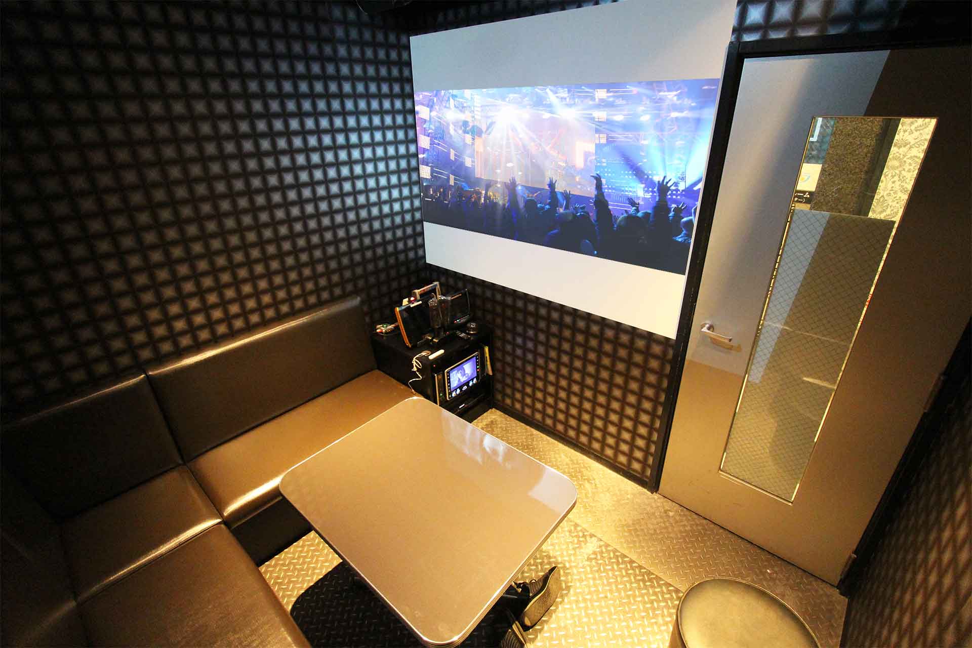 プロジェクタールーム（Blu-ray/ミラーリング設置）