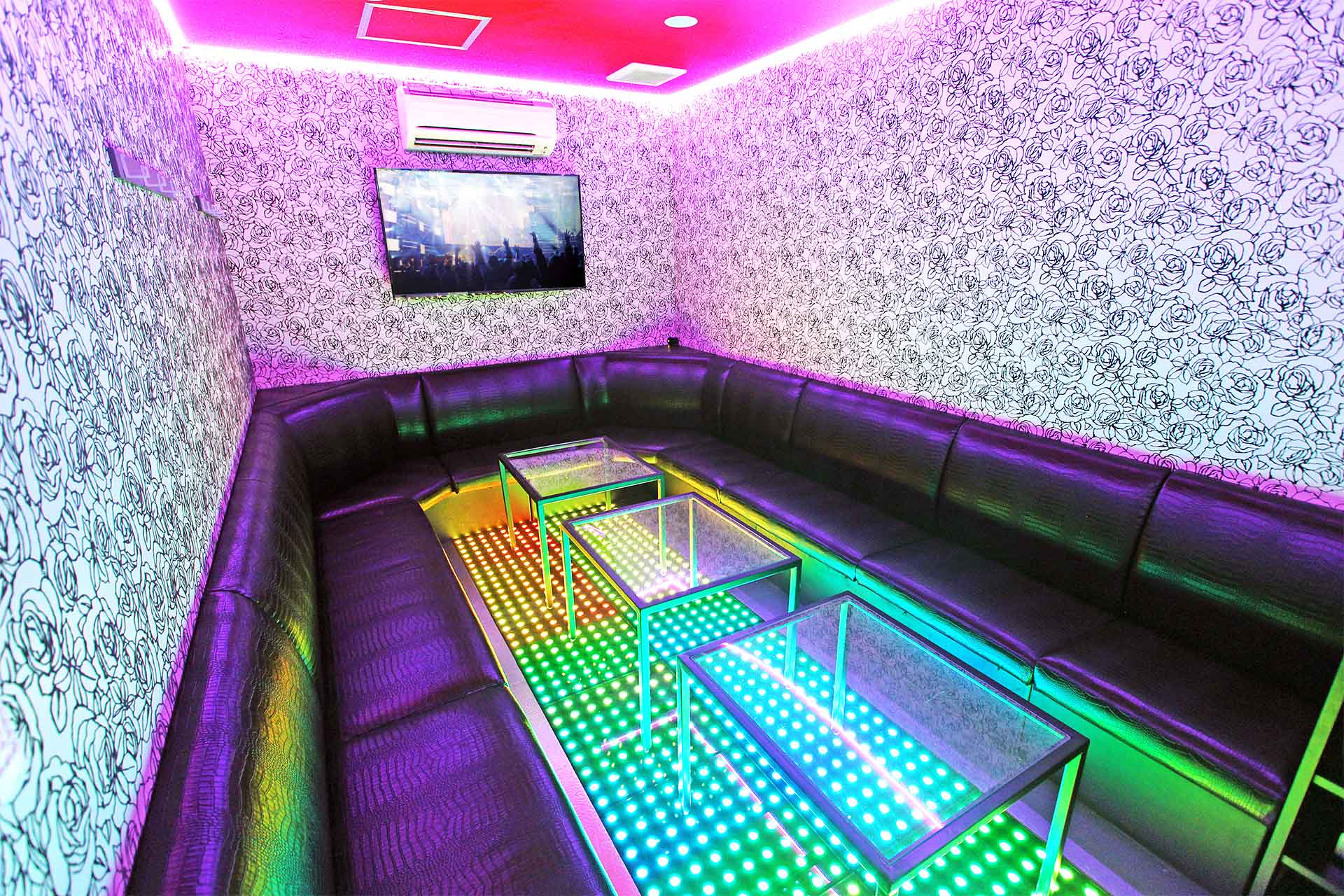 シャイニングフロアルーム（Blu-ray/DVD設置）