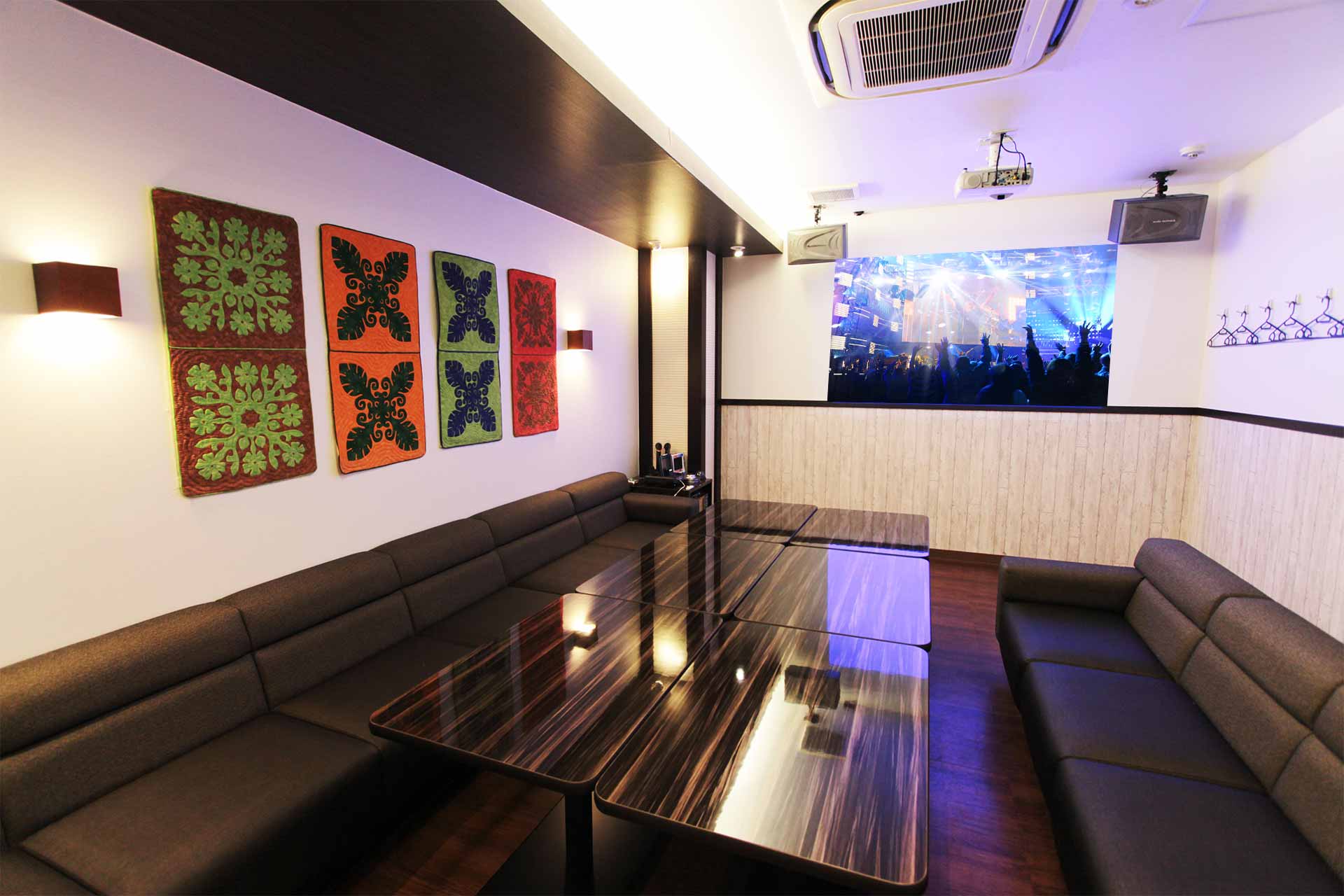 プロジェクタールーム（Blu-ray/ミラーリング設置）