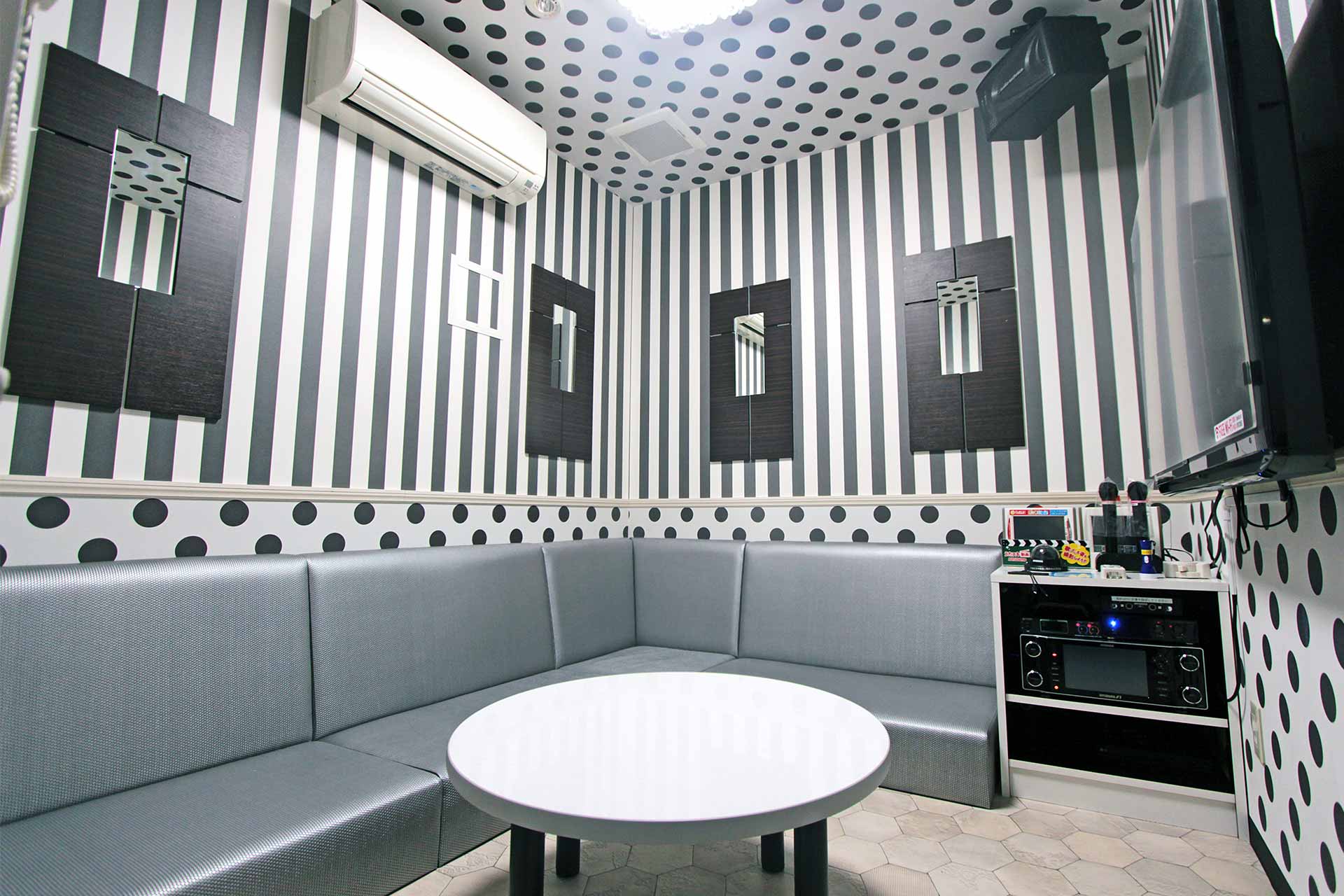 ローソファールーム