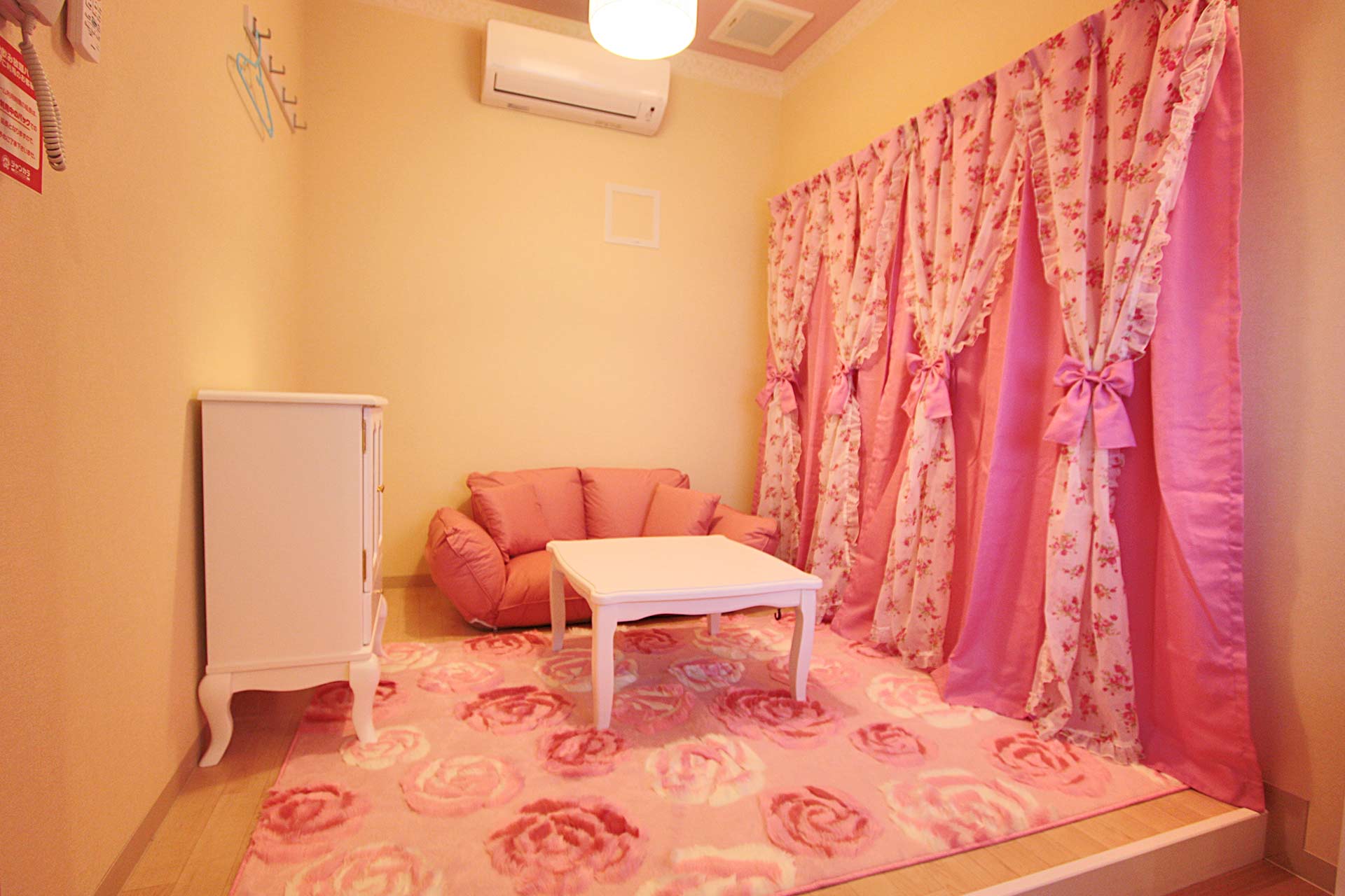 ローソファールーム（ミラーリング設置）