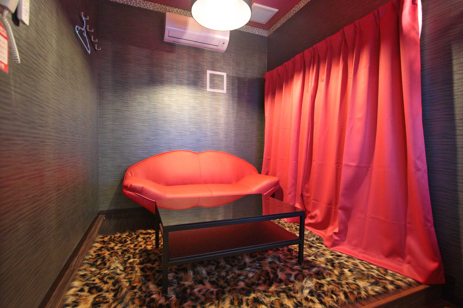 ローソファールーム