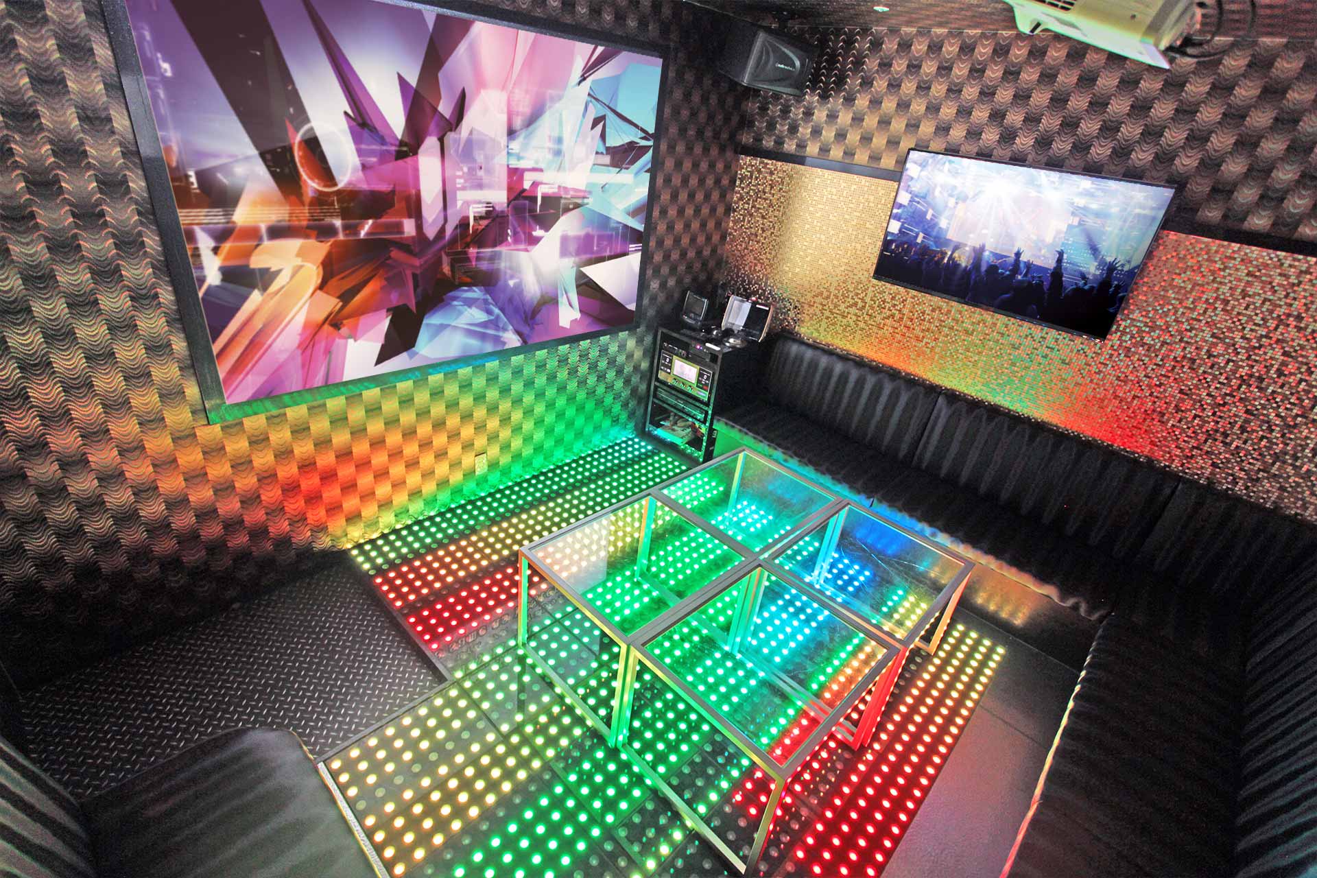 シャイニングフロアルーム（Blu-ray/DVD設置）