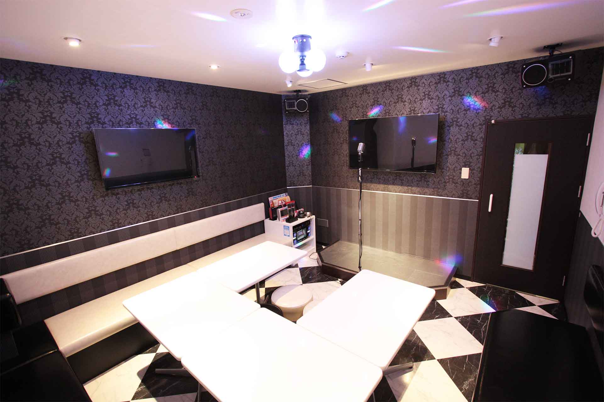 ステージルーム（ミラーリング設置）