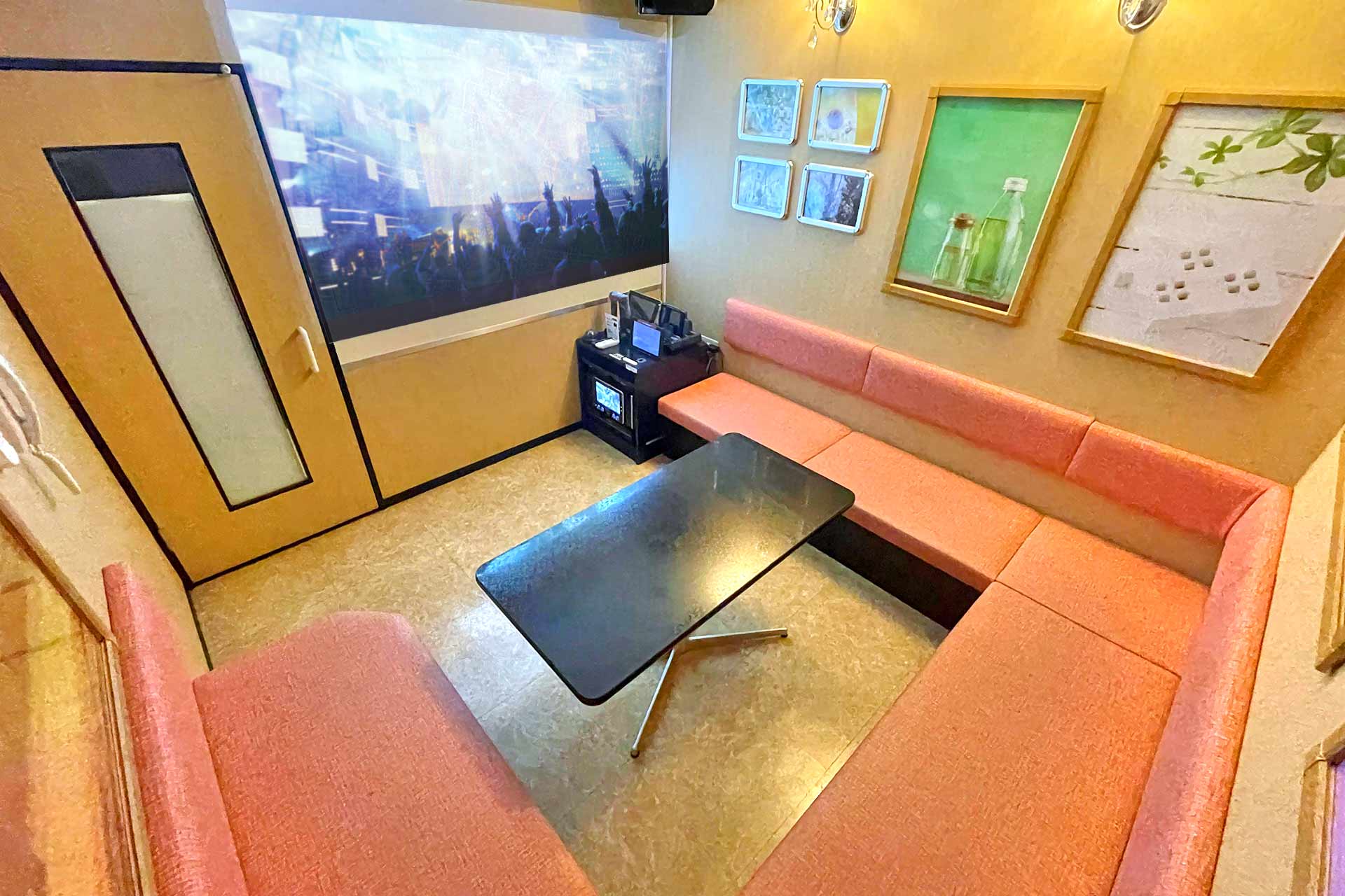 プロジェクタールーム（Blu-ray/ミラーリング設置）