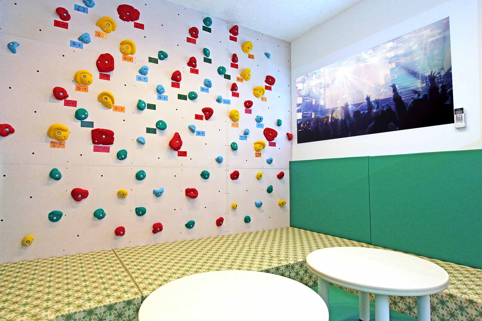 キッズボルダリングルーム