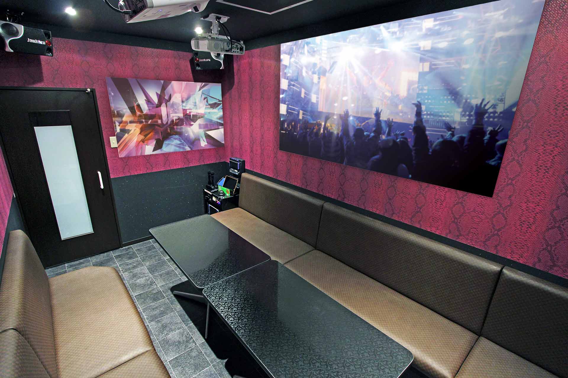 プロジェクタールーム（Blu-ray/ミラーリング設置）