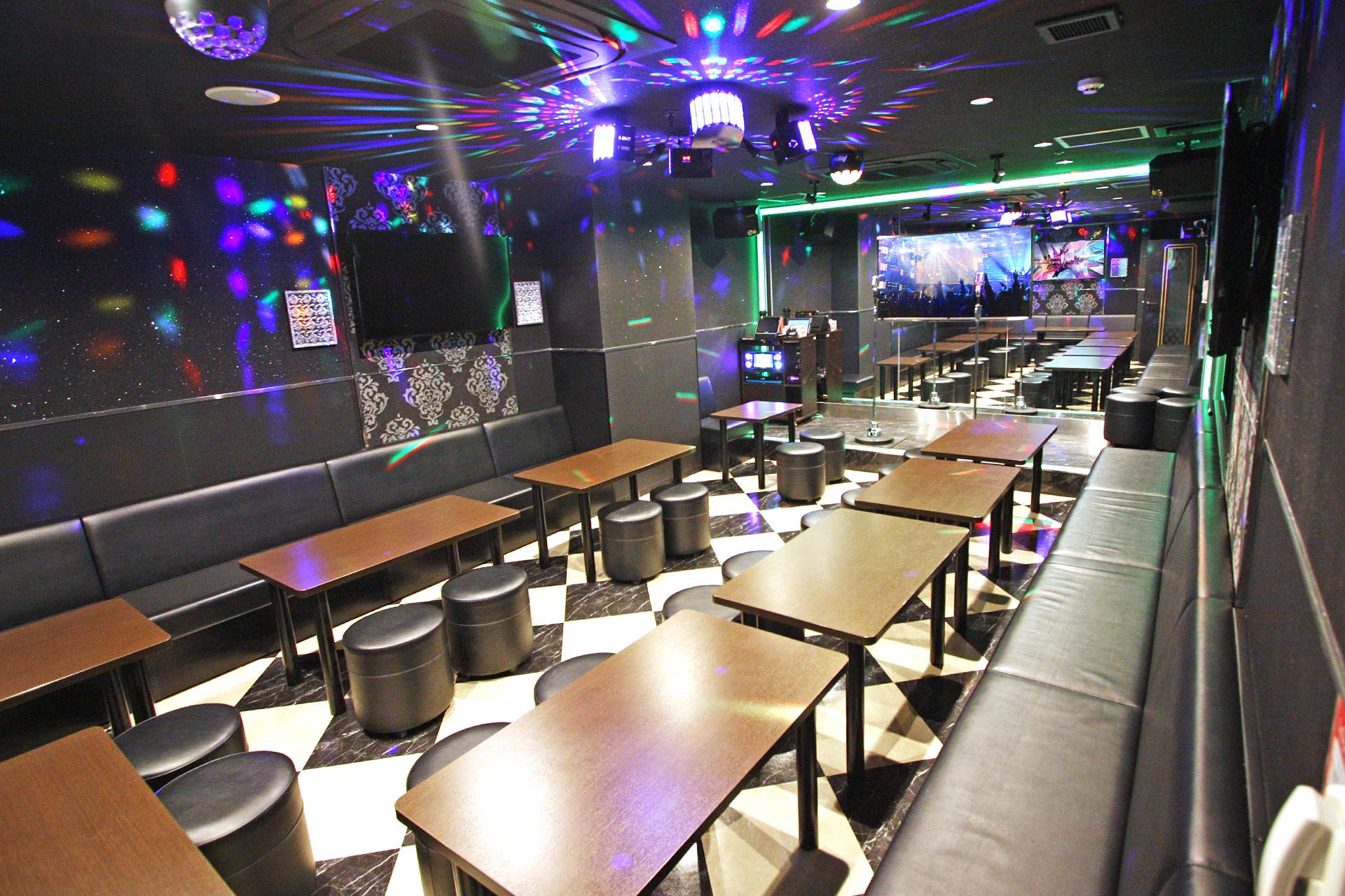 スペシャルルーム（Blu-ray/DAZN設置）