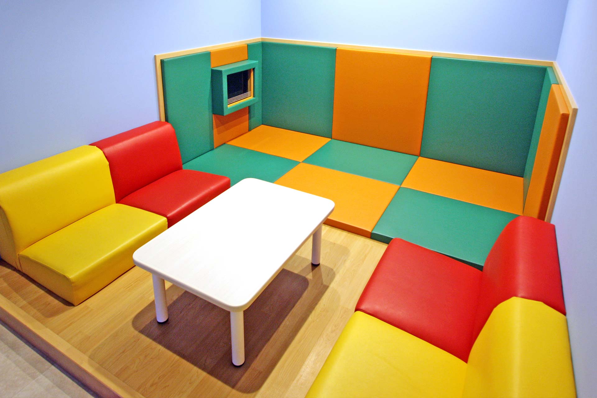 ファミリーマットルーム（Blu-ray/DVD設置）