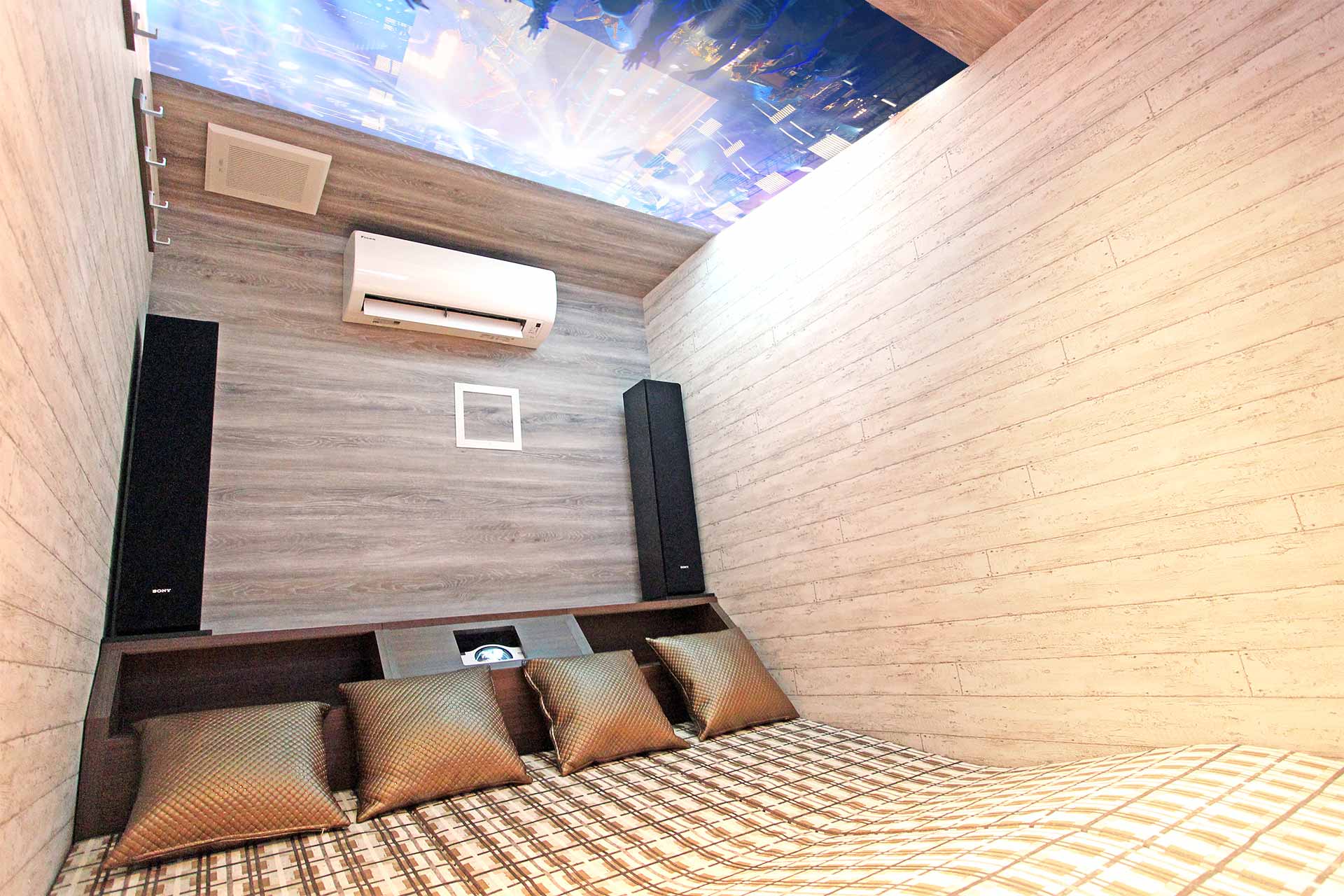 寝ころびシアタールーム（Blu-ray/ミラーリング設置）