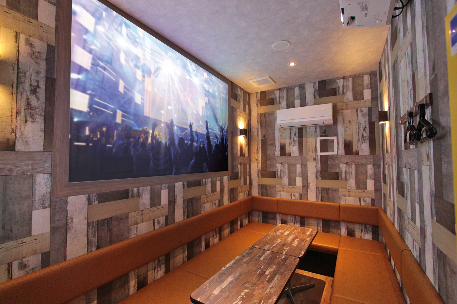 プロジェクタールーム（Blu-ray/ミラーリング設置）