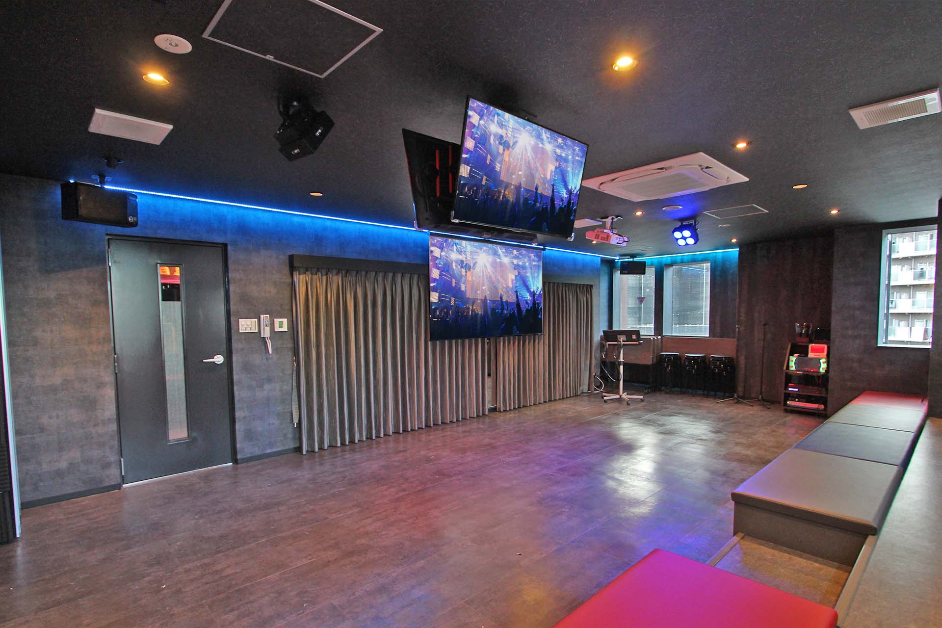 サークルルーム（Blu-ray/ミラーリング設置）