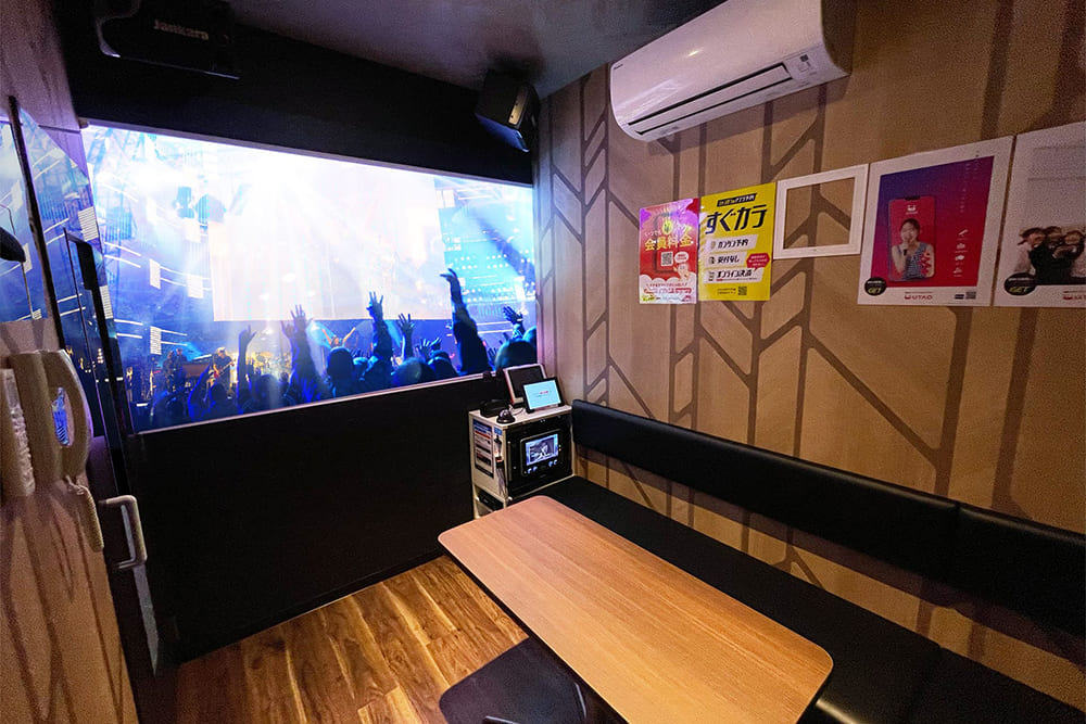 プロジェクタールーム（ミラーリング設置）