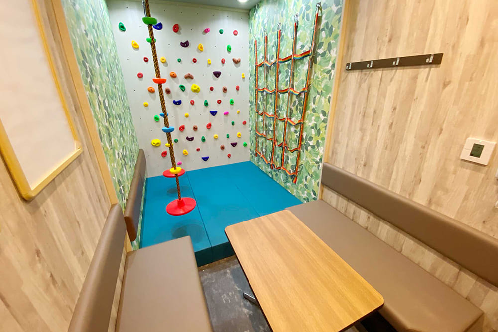 キッズボルダリングルーム