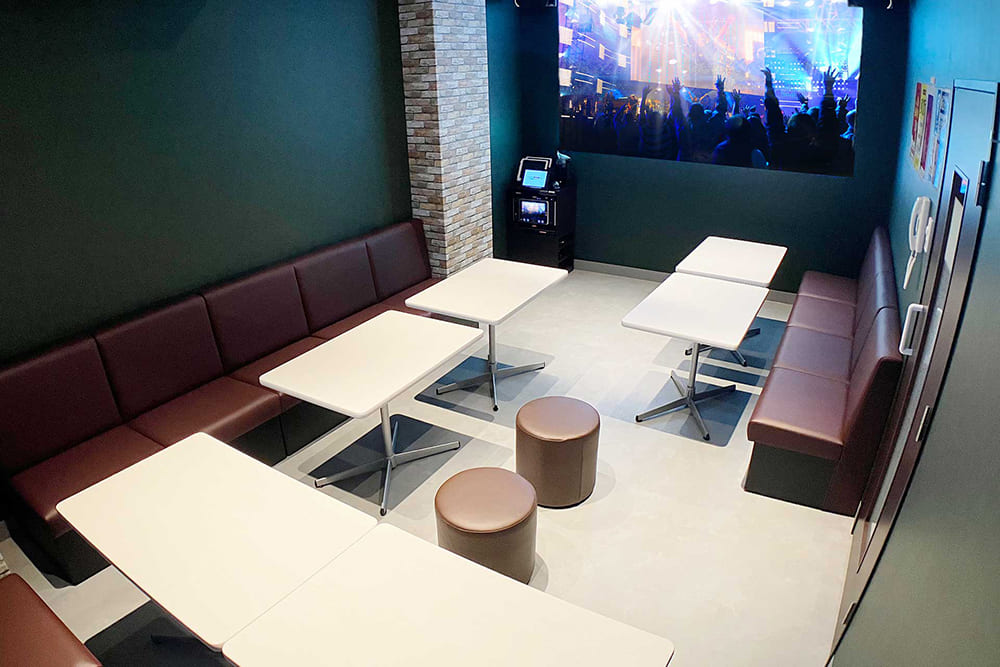 プロジェクタールーム（ミラーリング設置）