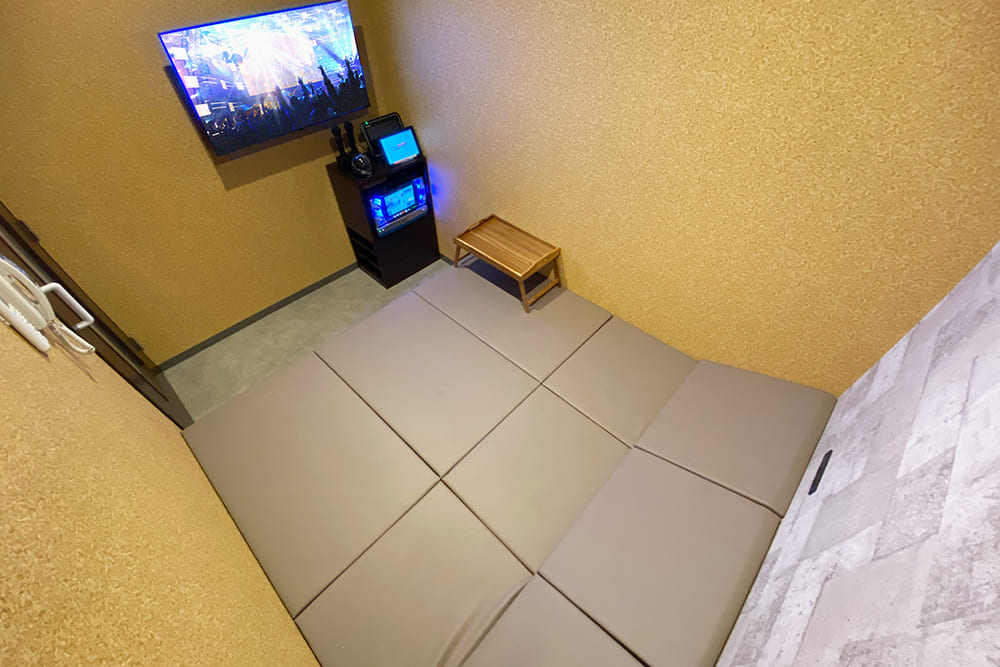 朝までみんなで寝ころべルーム（Blu-ray/DVD設置）