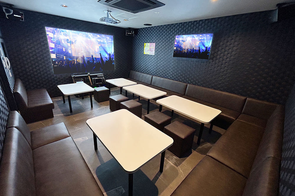 プロジェクタールーム（ミラーリング設置）