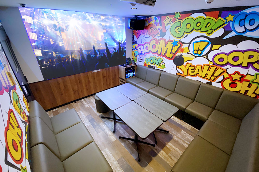 プロジェクタールーム（ミラーリング設置）