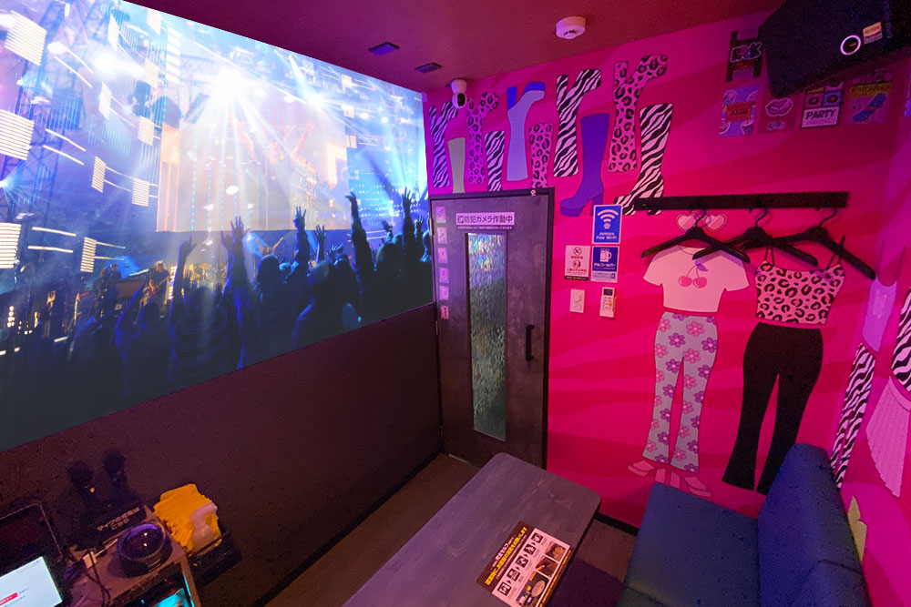 プロジェクタールーム（ミラーリング設置）