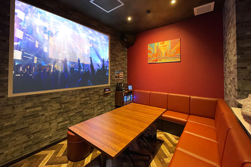 プロジェクタールーム（ミラーリング設置）