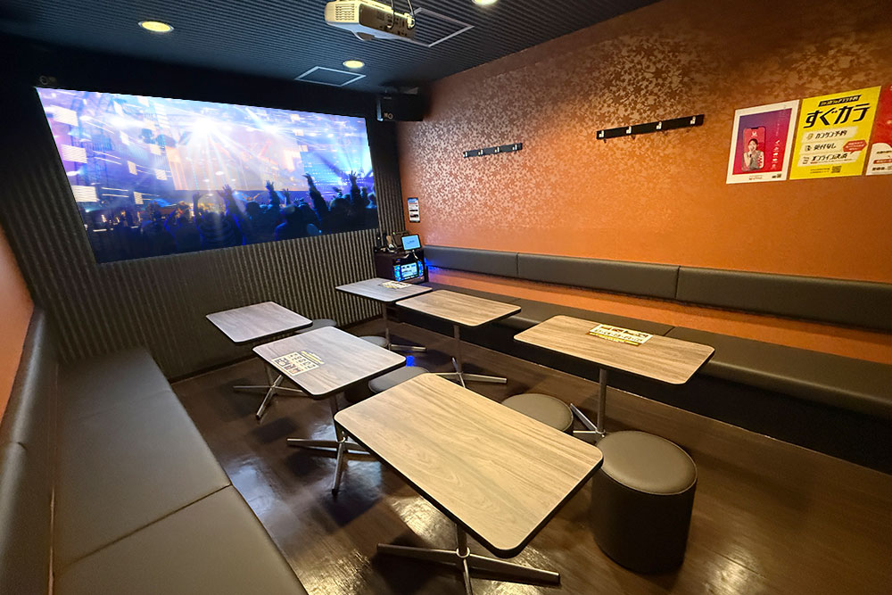 プロジェクタールーム（ミラーリング設置）