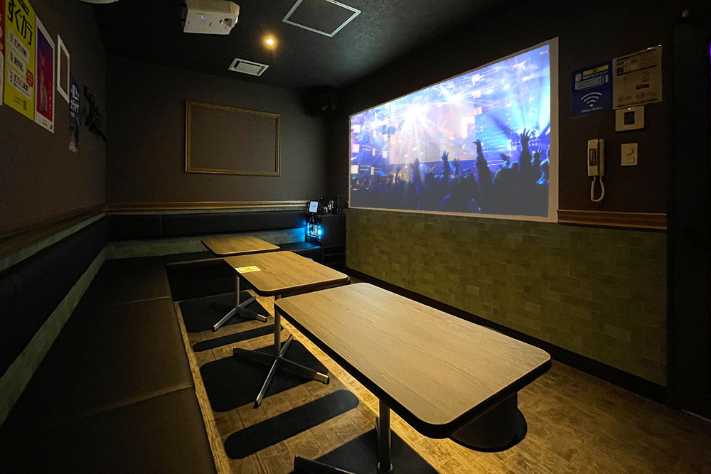 プロジェクタールーム（ミラーリング設置）